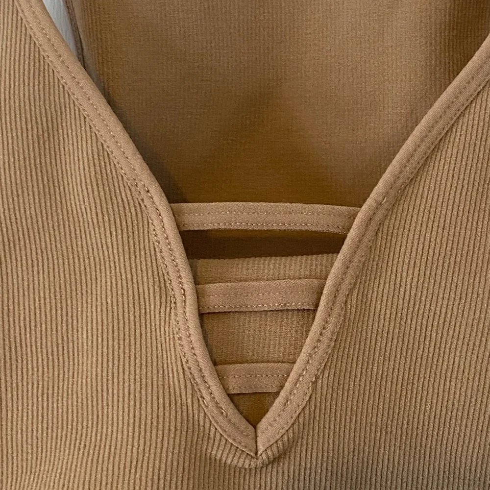 Free People Nude Ribbed Crop Top NWT - Picture 2 of 5